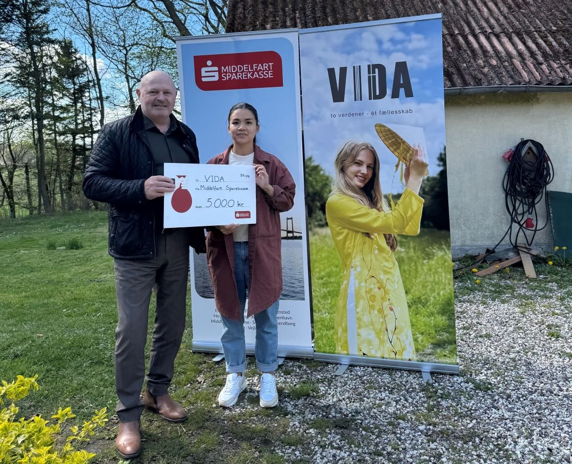 Rosa Nguyen er kvinden bag et unikt fællesskab i kulturforeningen VIDA, og Middelfart Sparekasse bakker op.
