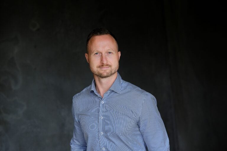 En ærekær og ærgerrig leder fylder rundt