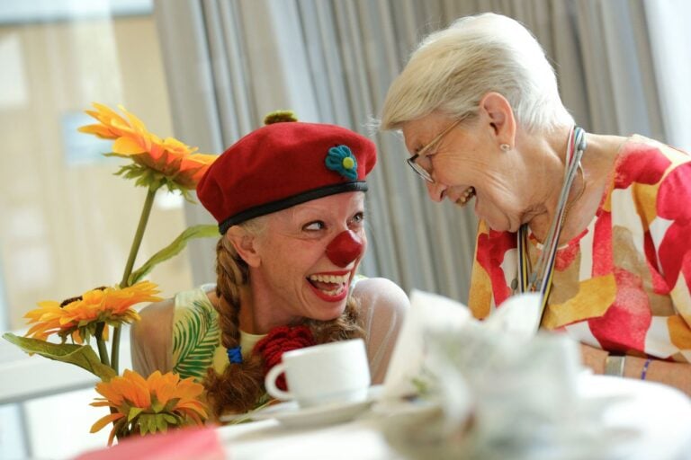 Rørende klovnerier skabte både smil og glæde