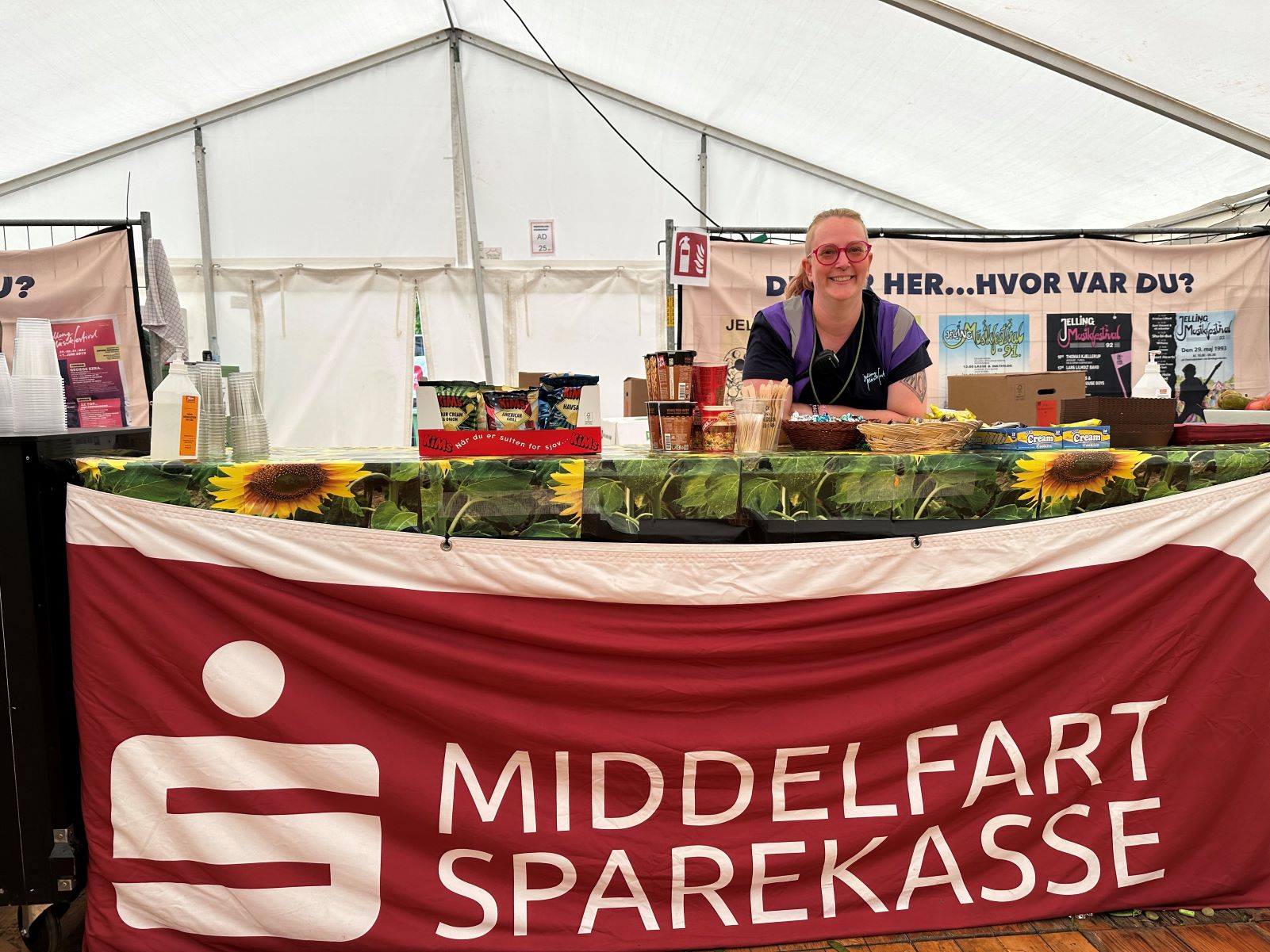 Louise Kibenich er stensikker deltager som frivillig på Jelling Musikfestival. Det er ikke mindst fællesskabet, der lokker hende.