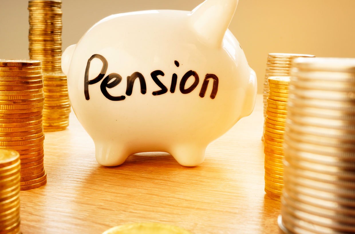 Hvis du i dag betaler topskat, får du et højere skattefradrag, når du indbetaler til pension. Fra 2026 vil en stor del af denne gruppe i stedet betale mellemskat, og dermed falder værdien af fradraget.