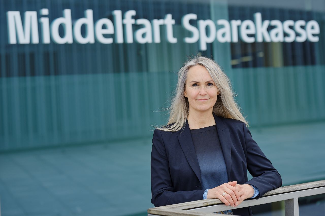 Jette Rosenberg, direktør hos Middelfart Sparekasse, er stolt, fordi hun er i spidsen for en virksomhed, der for ottende af gang af ti mulige er nummer 1 i Finansimage, som Finanswatch og Wilke står bag. Direktøren slår dog fast, at det ikke betyder, der bliver slappet af i det kommende år.   