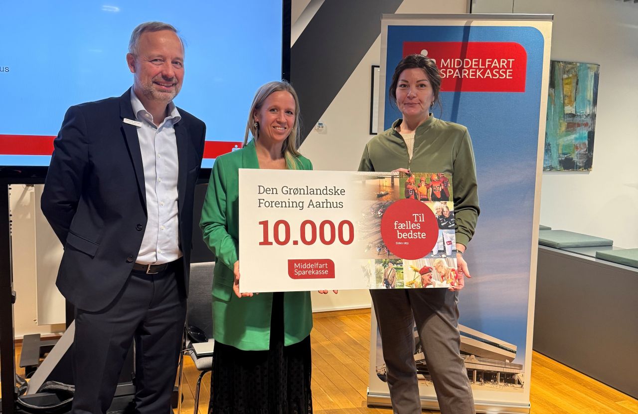 Middelfart Sparekasse i Aarhus har netop delt 100.000 kroner ud til fællesskabet - ikke mindst til folk, der er lidt pressede.