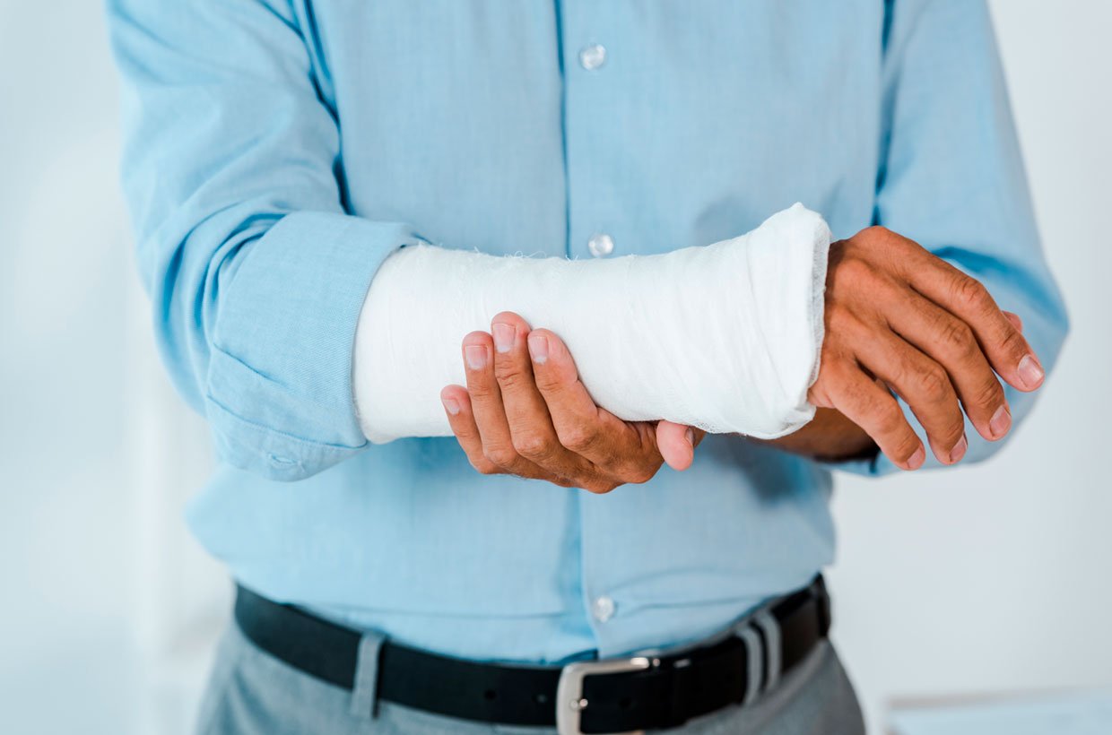 Hos GF starter din ulykkesforsikring med en stærk basisdækning. Herfra kan du bygge på med ekstra dækninger alt efter dit behov for tryghed.