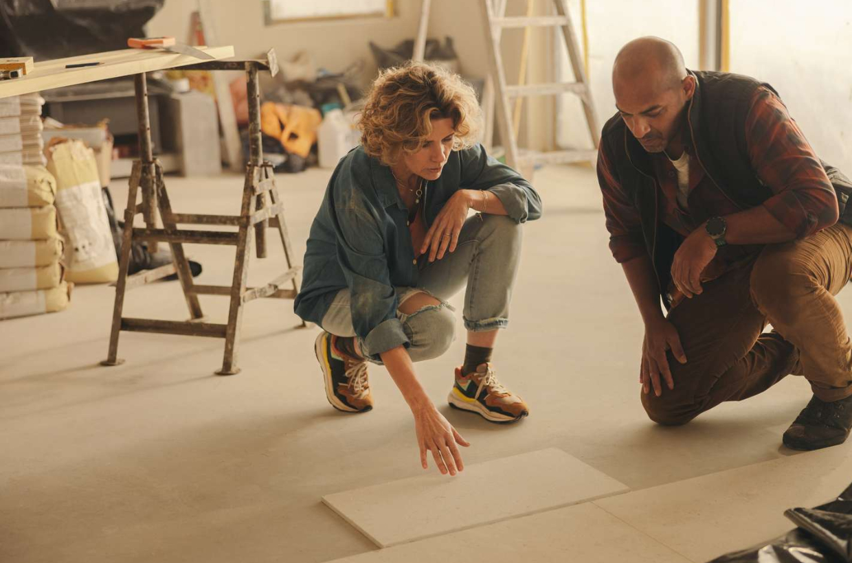 Par i et hus, der er under ombygning