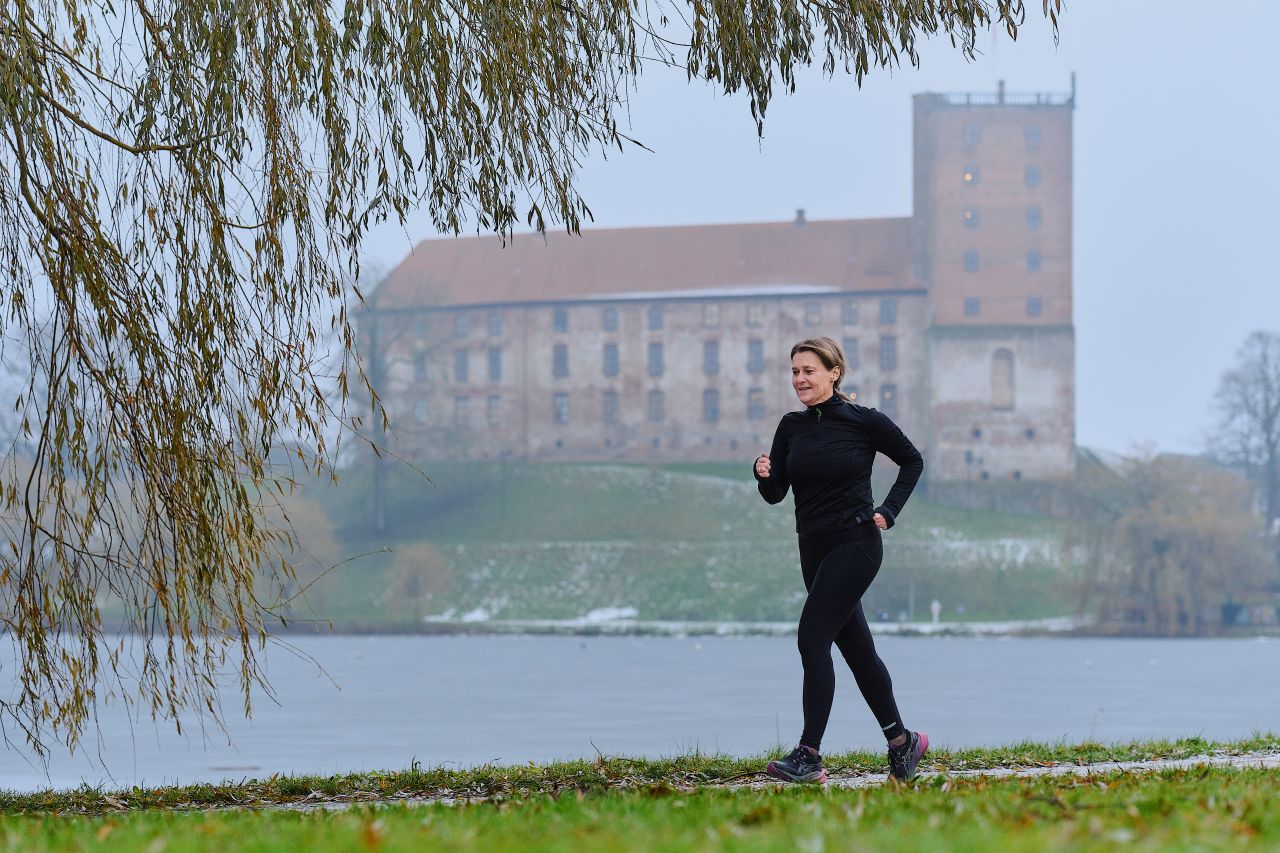 Bente Balle, erhvervsrådgiver hos Middelfart Sparekasse i Kolding, løber snart sit maratonløb nummer 100 - og hun står selv bag løbet.