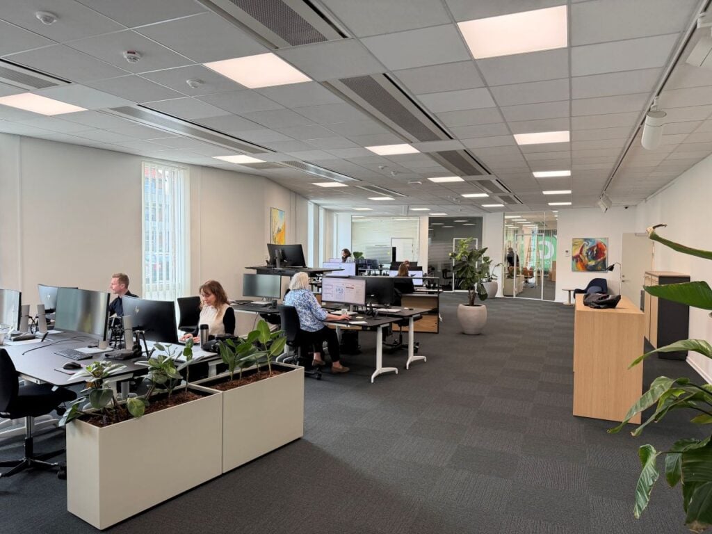 Middelfart Sparekasse i Herning er nu på plads i egne lokaler på Dalgasgade 23, og snart er GF Forsikring det samme.