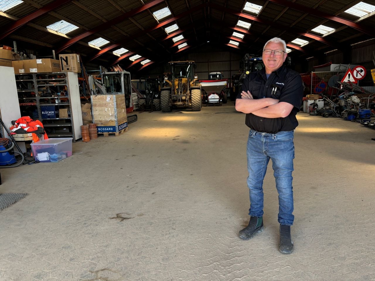 For Gedved Entreprenør skal bankforretninger være nede på jorden, og det er de hos Middelfart Sparekasse, slår ejer Henrik Kjær fast.