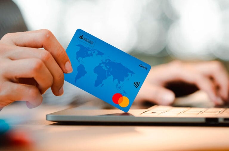 Undgå overtræk med et Mastercard Debit