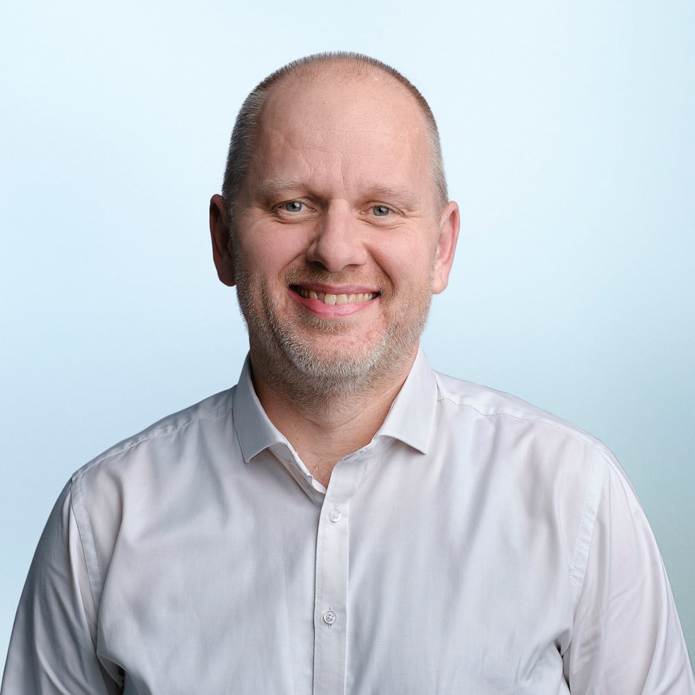 Middelfart Sparekasse stiller i år et rekordstort elevhold - en af dem er Johannes Bjørnskov, der er landet det rigtige sted.